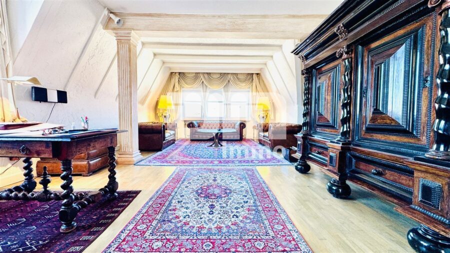 Hochwertige 5-Zi Wohnung in Traumlage mit Balkon in gepflegter Jugendstil-Villa + Panoramablick - Wohnzimmer